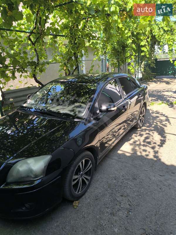 2006 toyota avensis