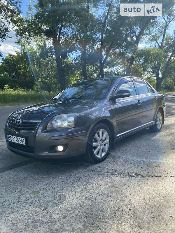 2008 toyota avensis