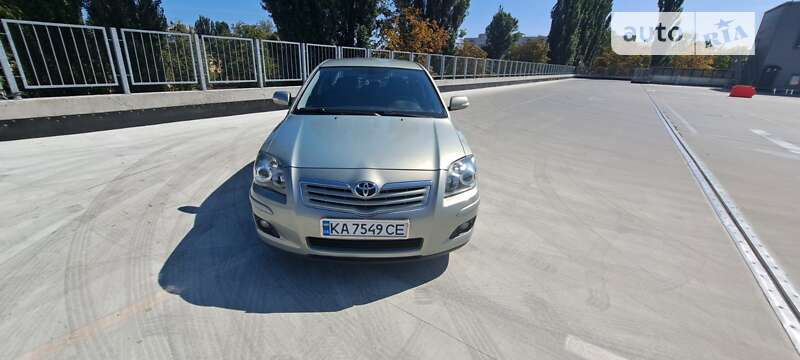 2008 toyota avensis