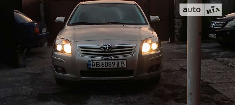 2008 toyota avensis