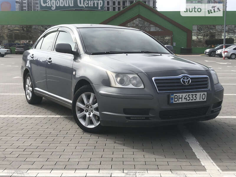 2004 toyota avensis