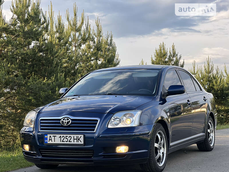 2004 toyota avensis