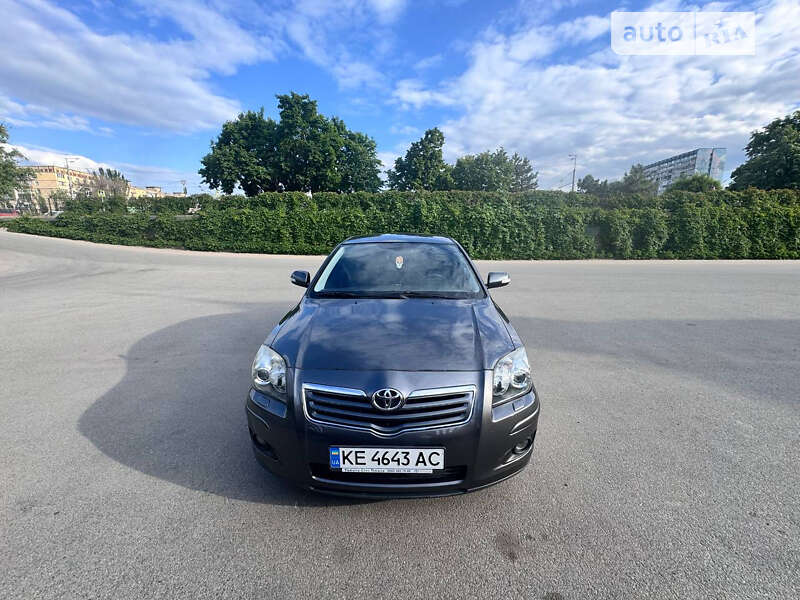 2008 toyota avensis