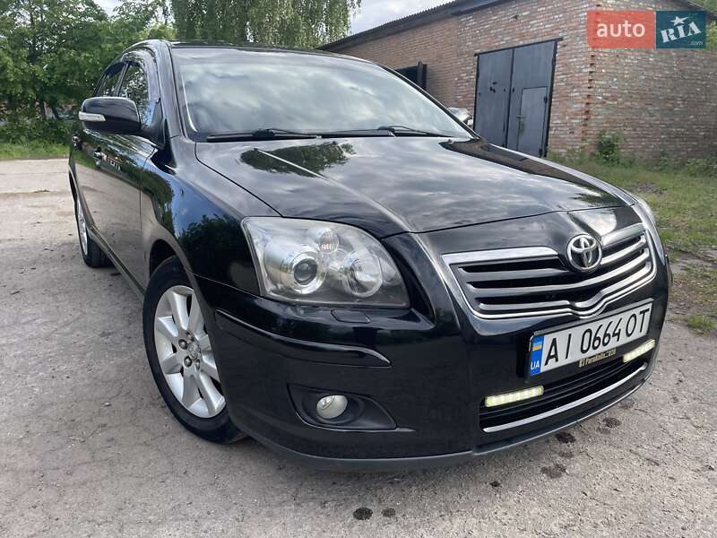 2008 toyota avensis