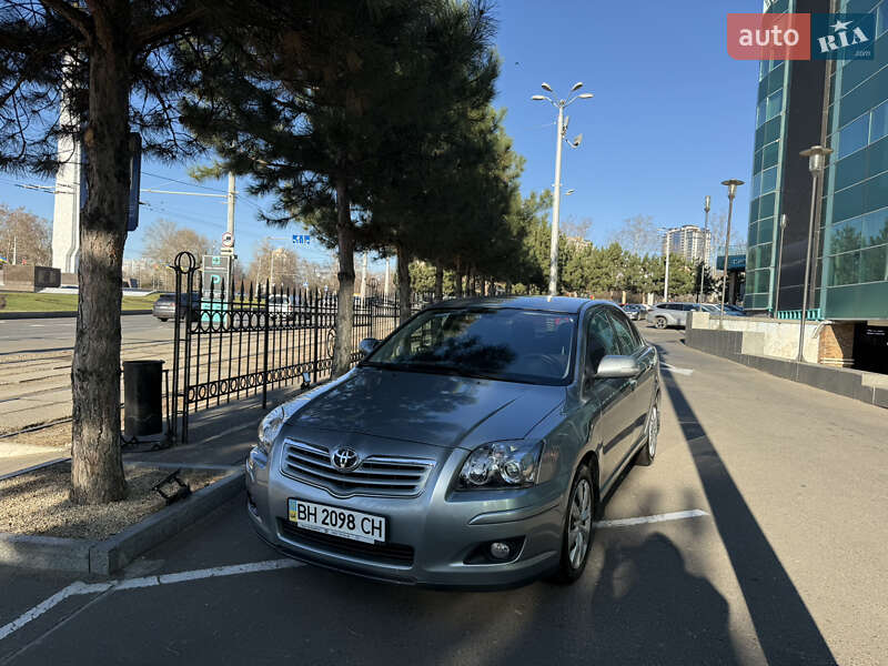 2008 toyota avensis