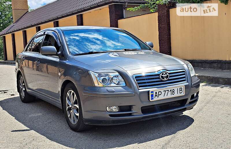 2003 toyota avensis