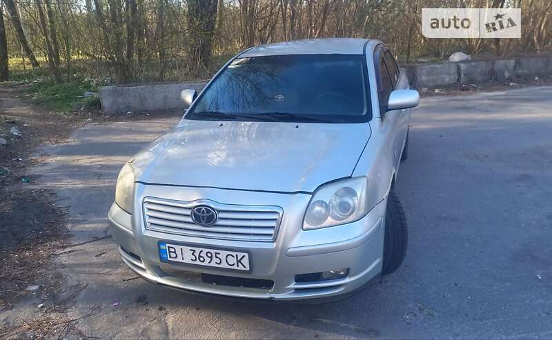 2004 toyota avensis