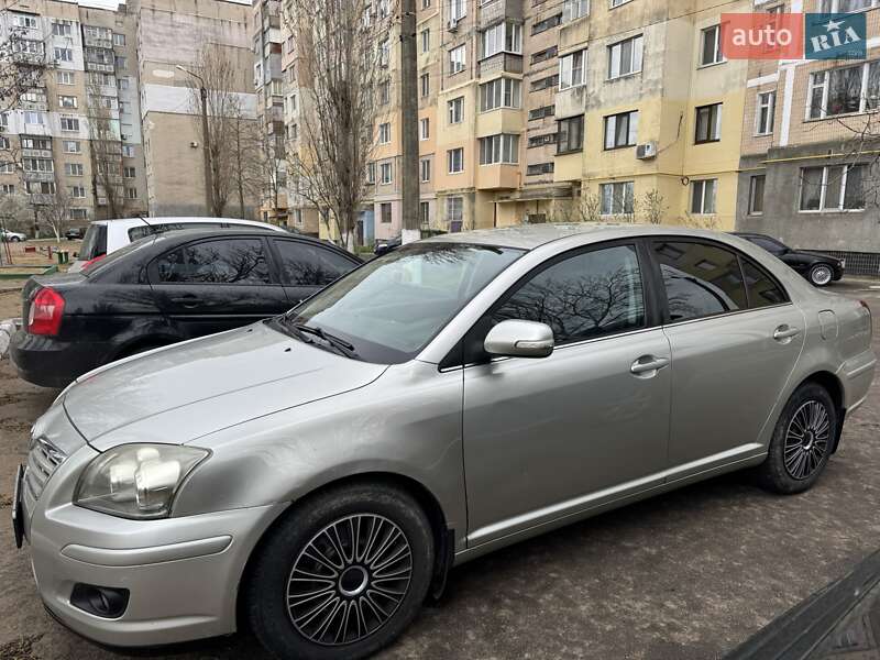 2006 toyota avensis