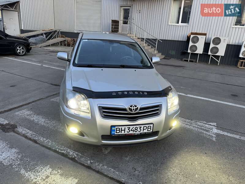 2006 toyota avensis