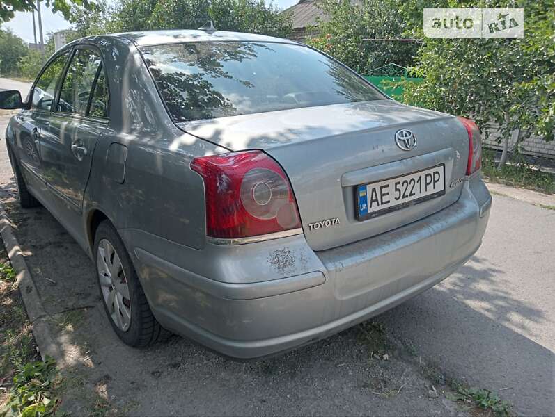 2008 toyota avensis