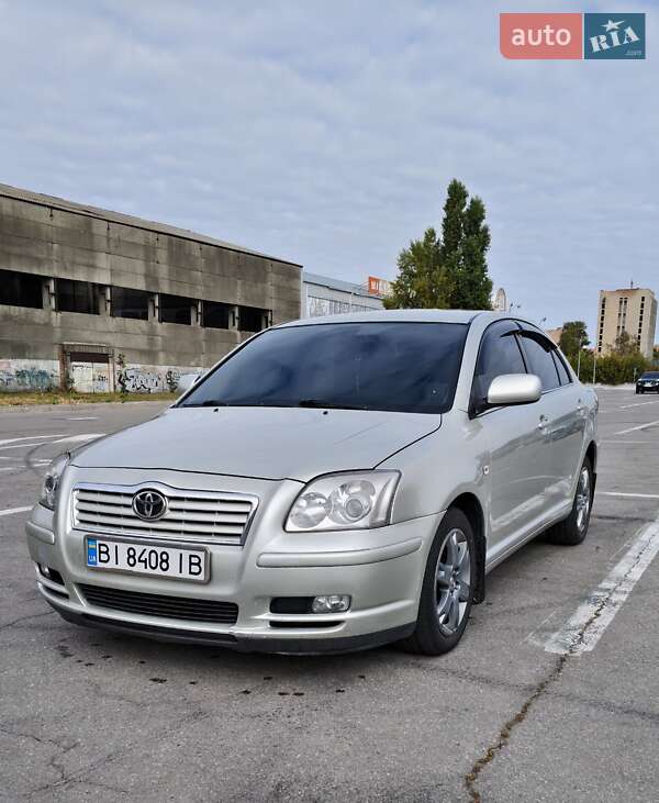 2004 toyota avensis