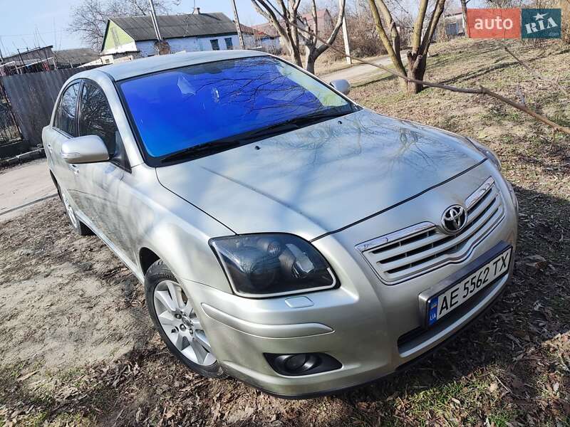 2006 toyota avensis