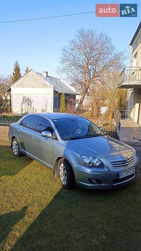 2008 toyota avensis
