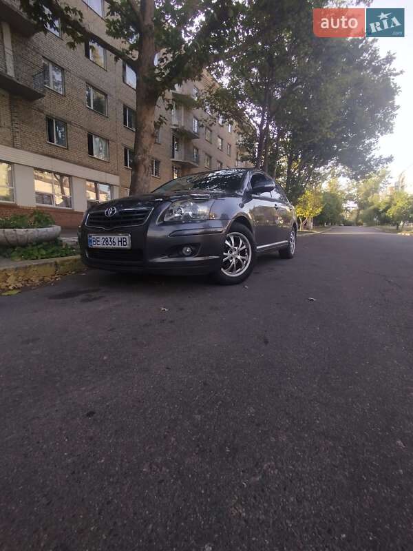 2008 toyota avensis