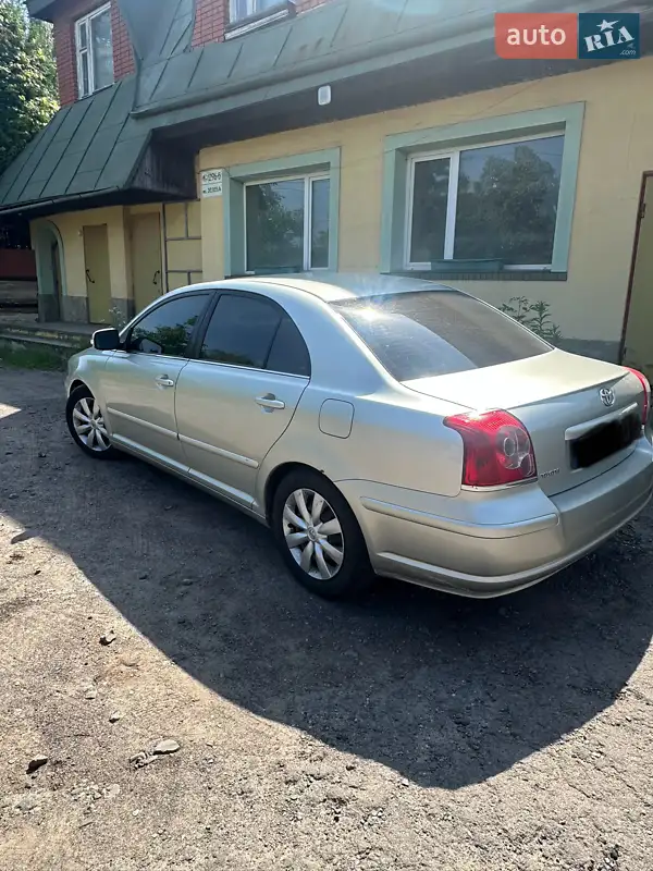 2008 toyota avensis