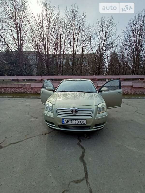 2006 toyota avensis