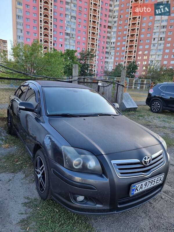 2008 toyota avensis