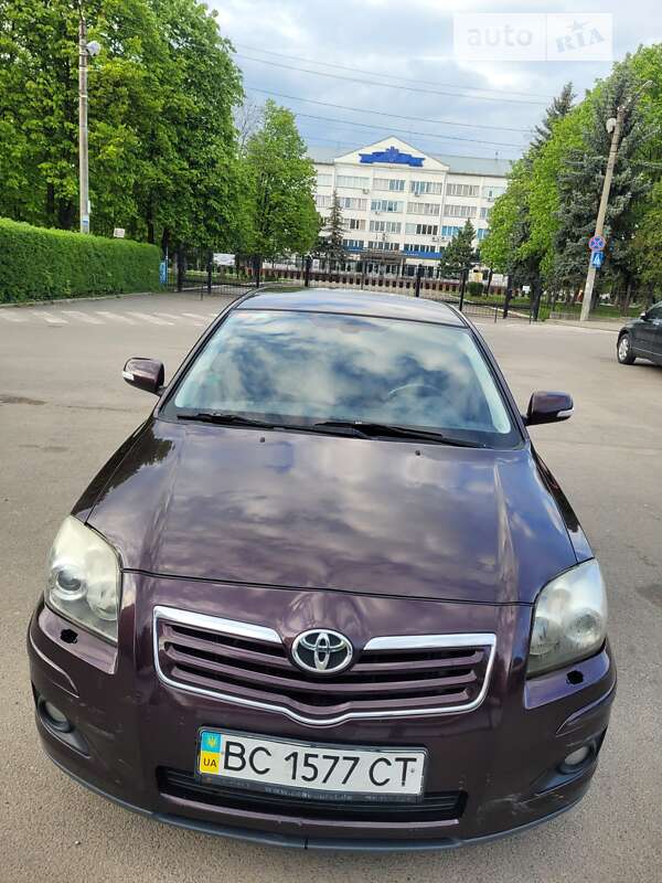 2008 toyota avensis