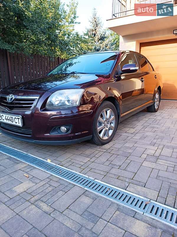 2008 toyota avensis