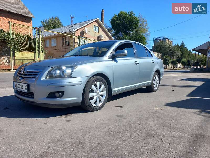2008 toyota avensis