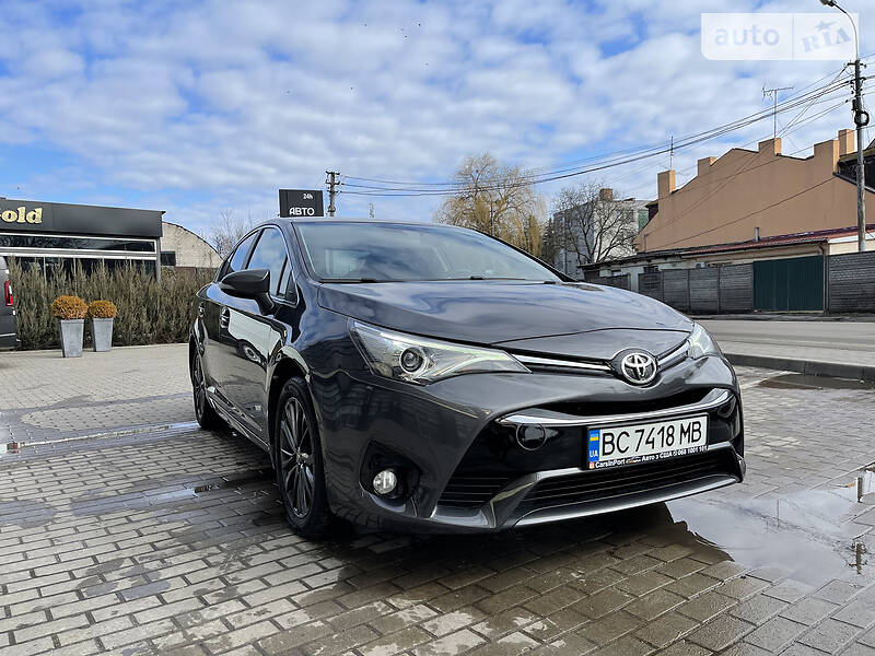 2017 toyota avensis