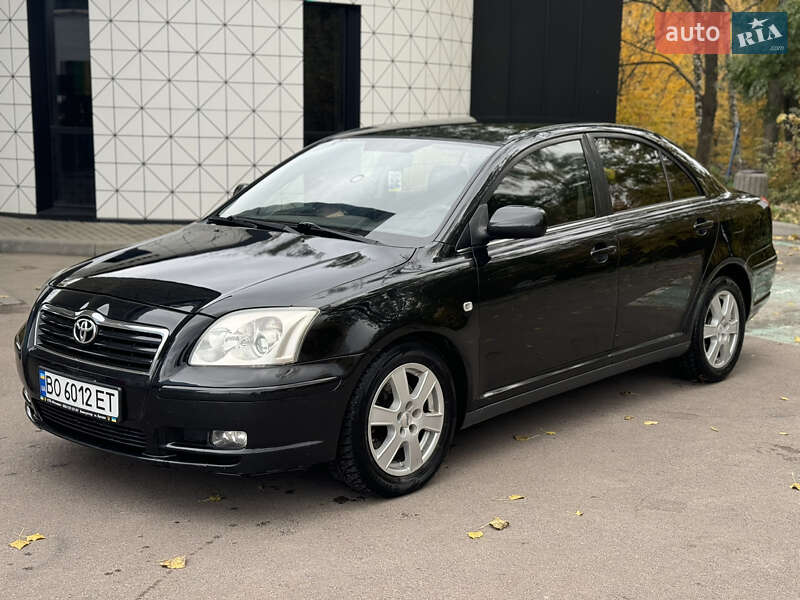 2004 toyota avensis