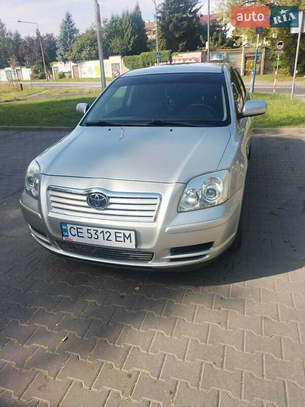 2003 toyota avensis