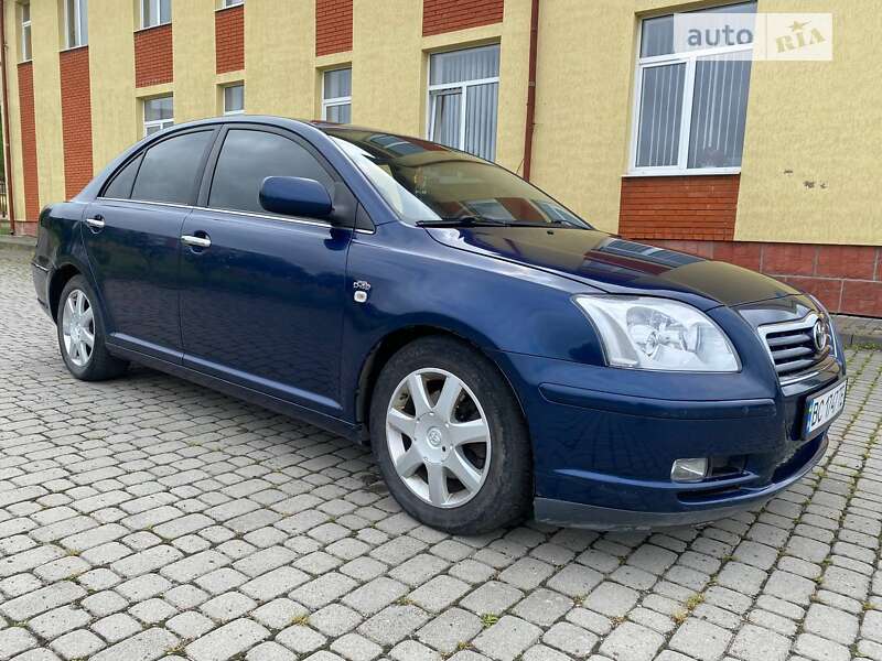 2003 toyota avensis