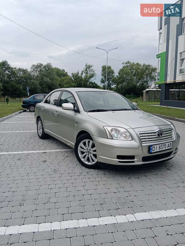 2003 toyota avensis