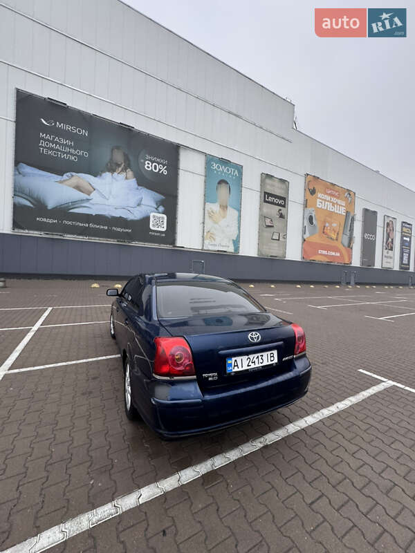 2005 toyota avensis