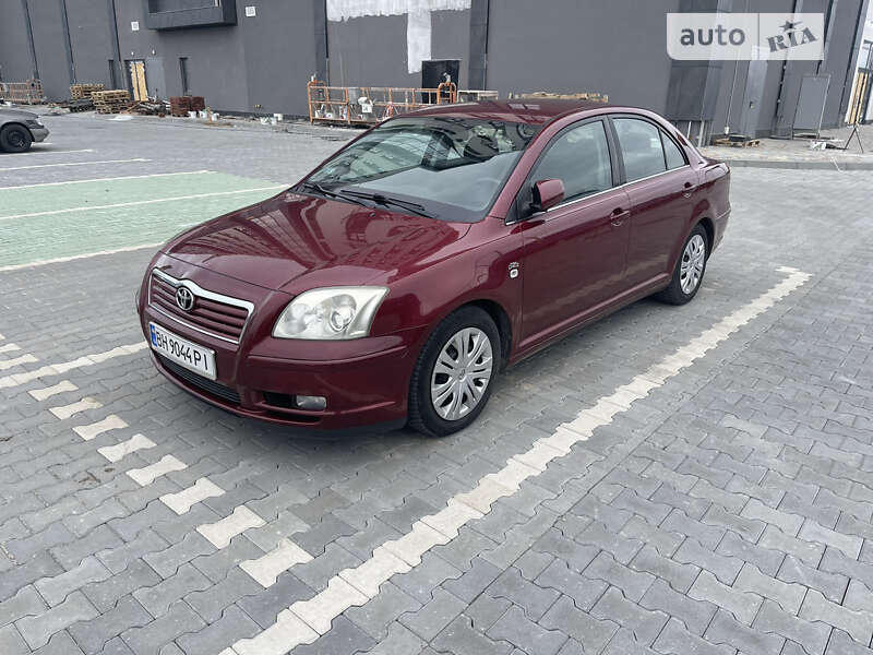 2003 toyota avensis