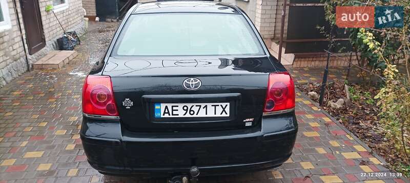 2003 toyota avensis