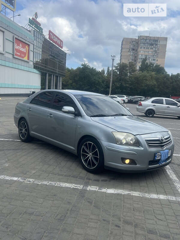 2008 toyota avensis