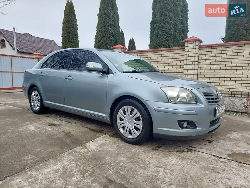 2008 toyota avensis