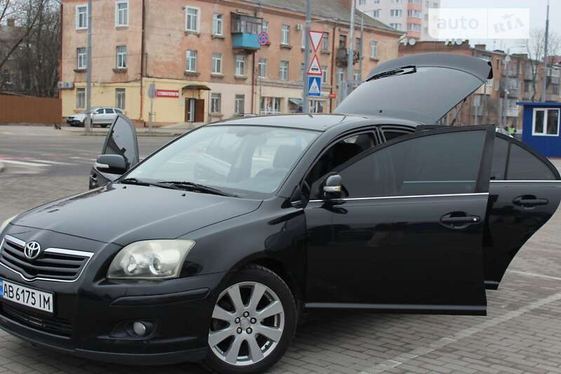 2007 toyota avensis