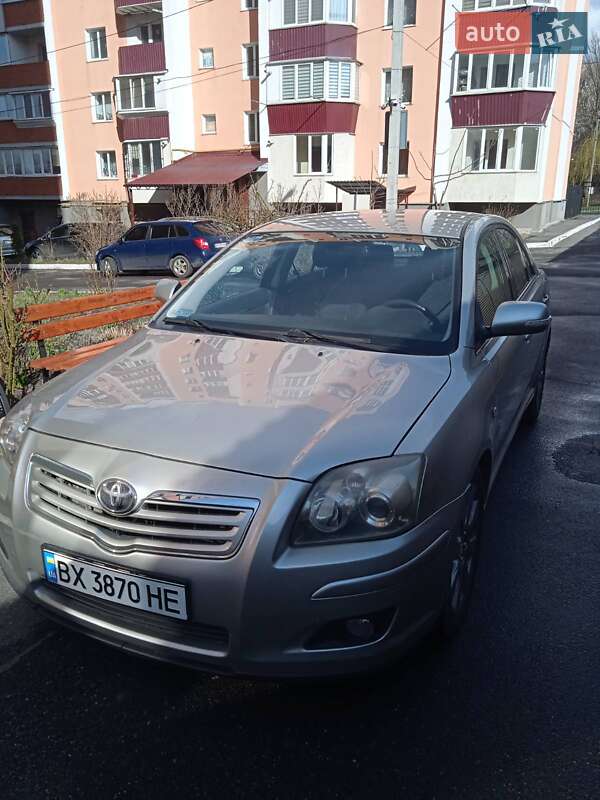2008 toyota avensis