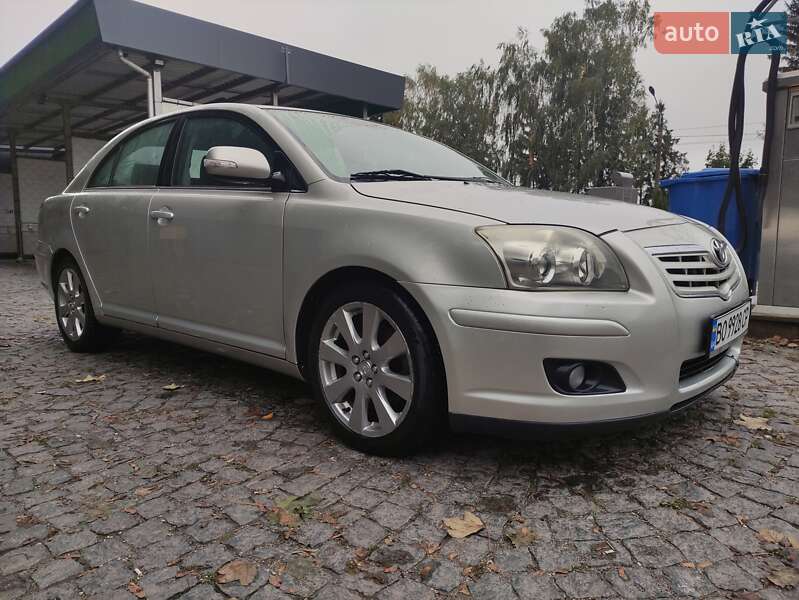 2008 toyota avensis