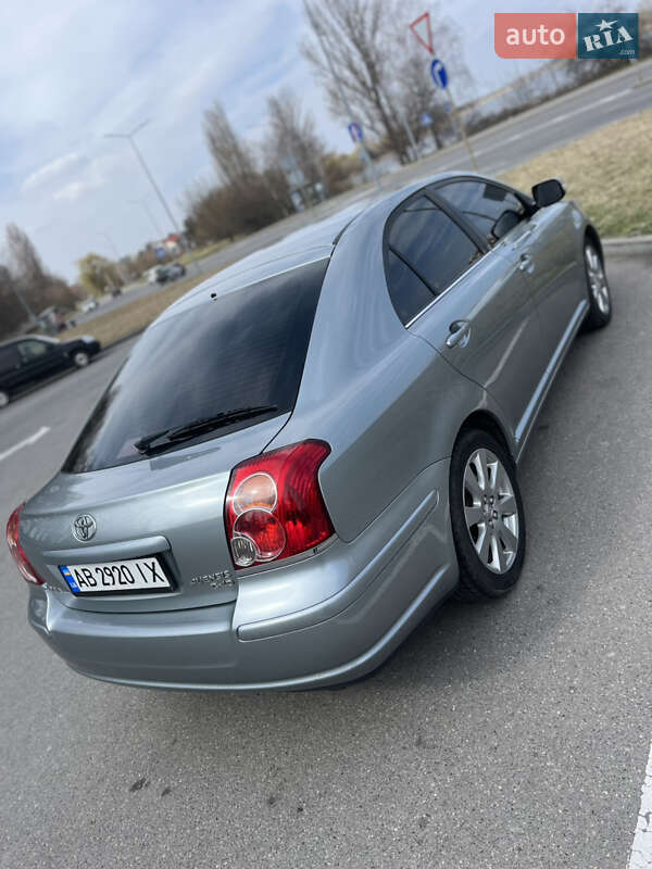 2007 toyota avensis