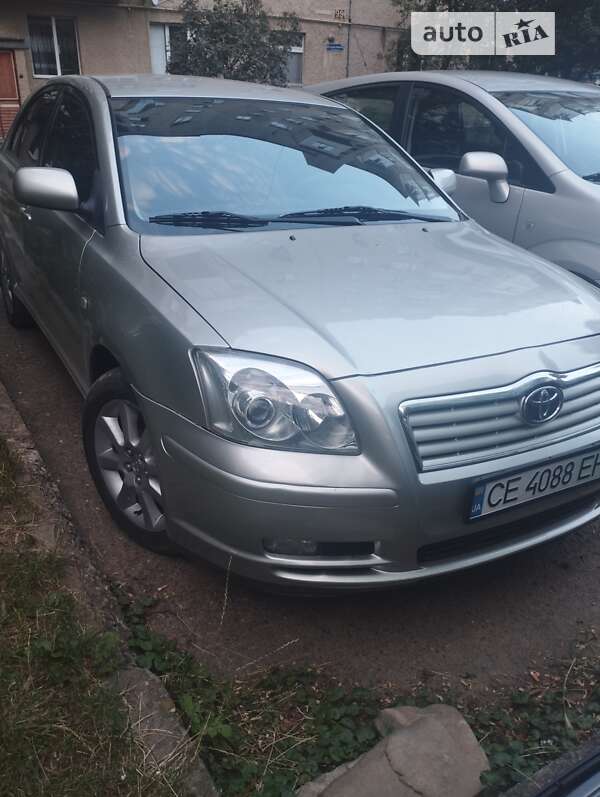 2004 toyota avensis