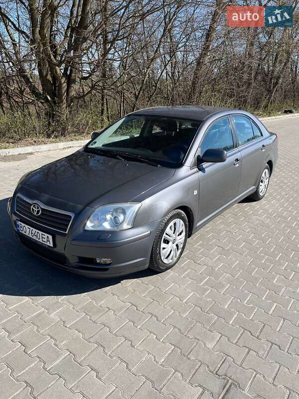2005 toyota avensis