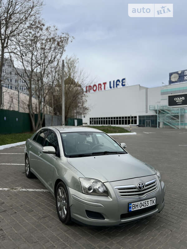 2006 toyota avensis