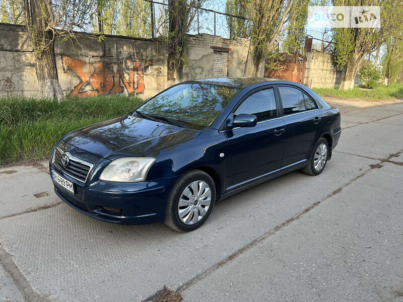2004 toyota avensis