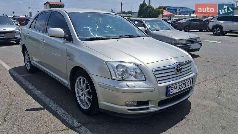 2004 toyota avensis