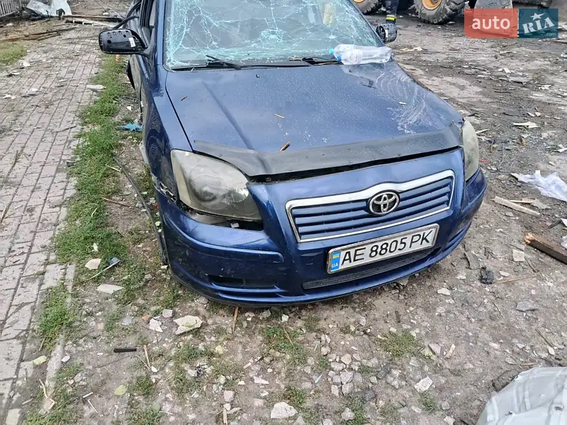 2003 toyota avensis
