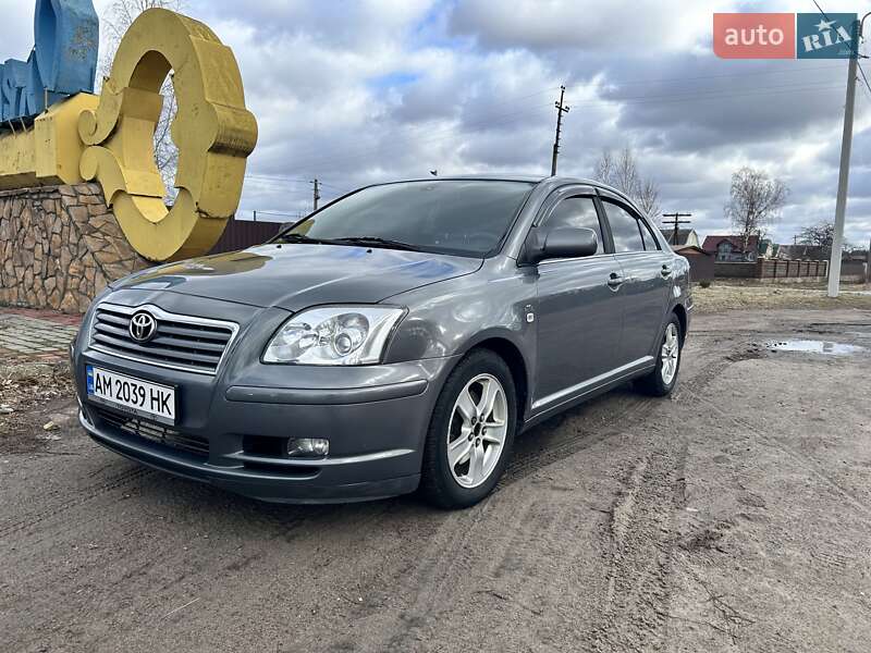 2004 toyota avensis