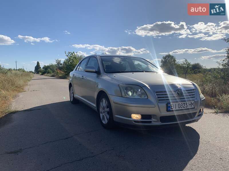 2004 toyota avensis