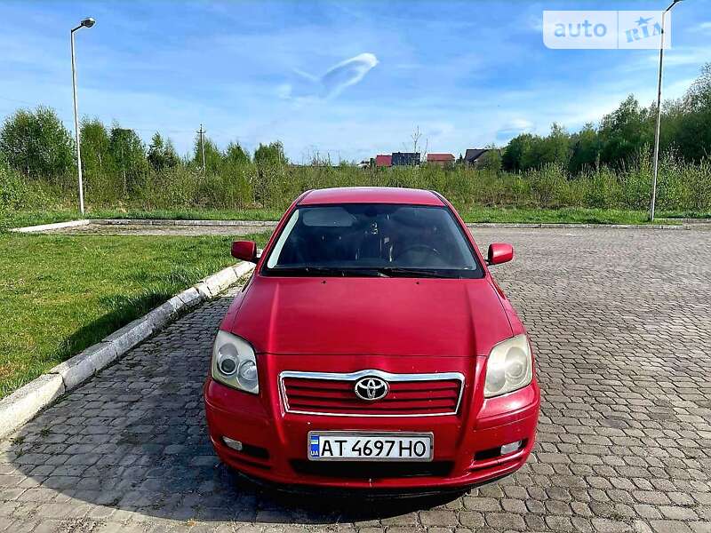 2004 toyota avensis