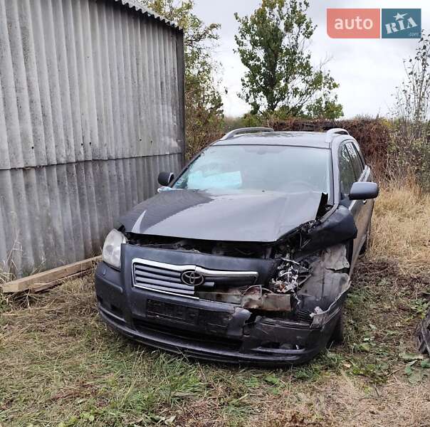 2005 toyota avensis