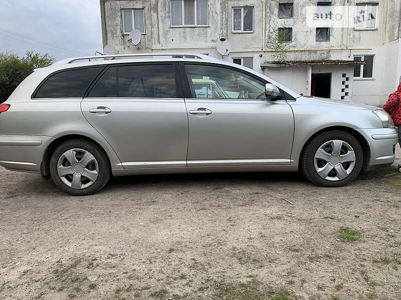 2007 toyota avensis