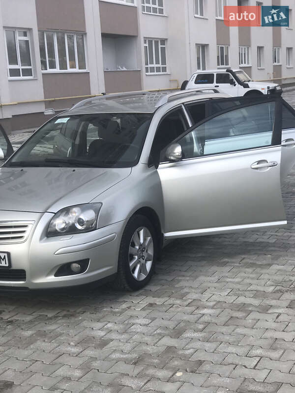 2007 toyota avensis